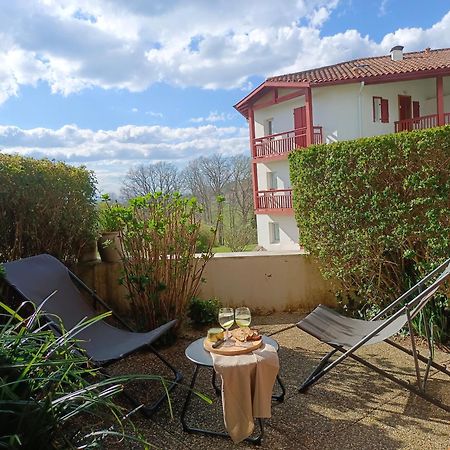 T1 Bis Avec Piscine Vue Golf Et Montagnes Apartment Arcangues Bagian luar foto
