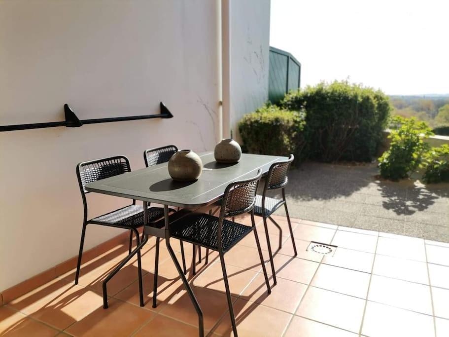T1 Bis Avec Piscine Vue Golf Et Montagnes Apartment Arcangues Bagian luar foto